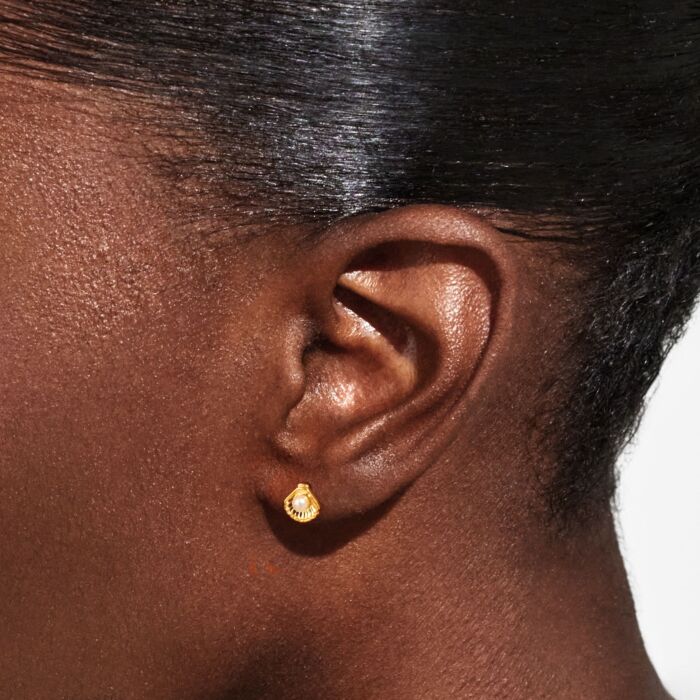 Joma Loved By You Pearl Shell Earrings