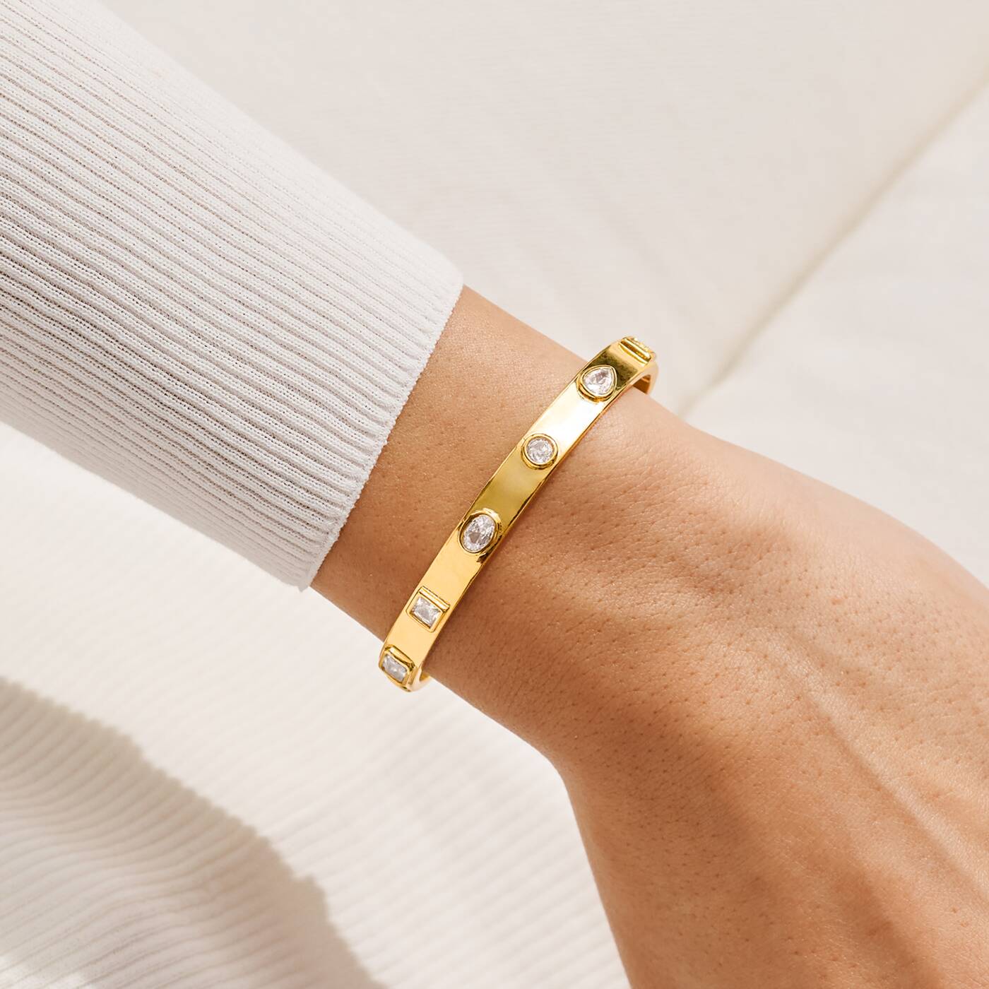 Joma Bracelet Bar Gold CZ Bangle