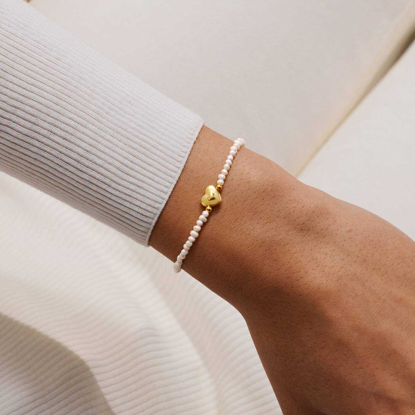 Joma Precious Moments The Love Of Family Makes Life Beautiful Gold Bracelet