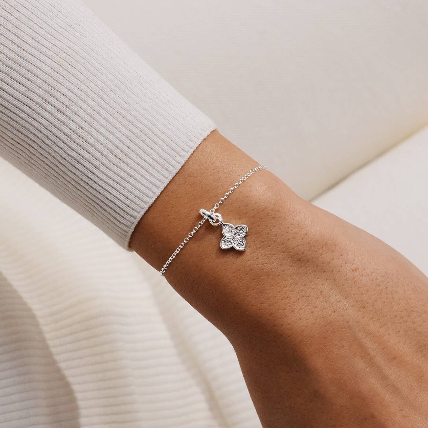 Joma Signature Textured Clover Silver Bracelet