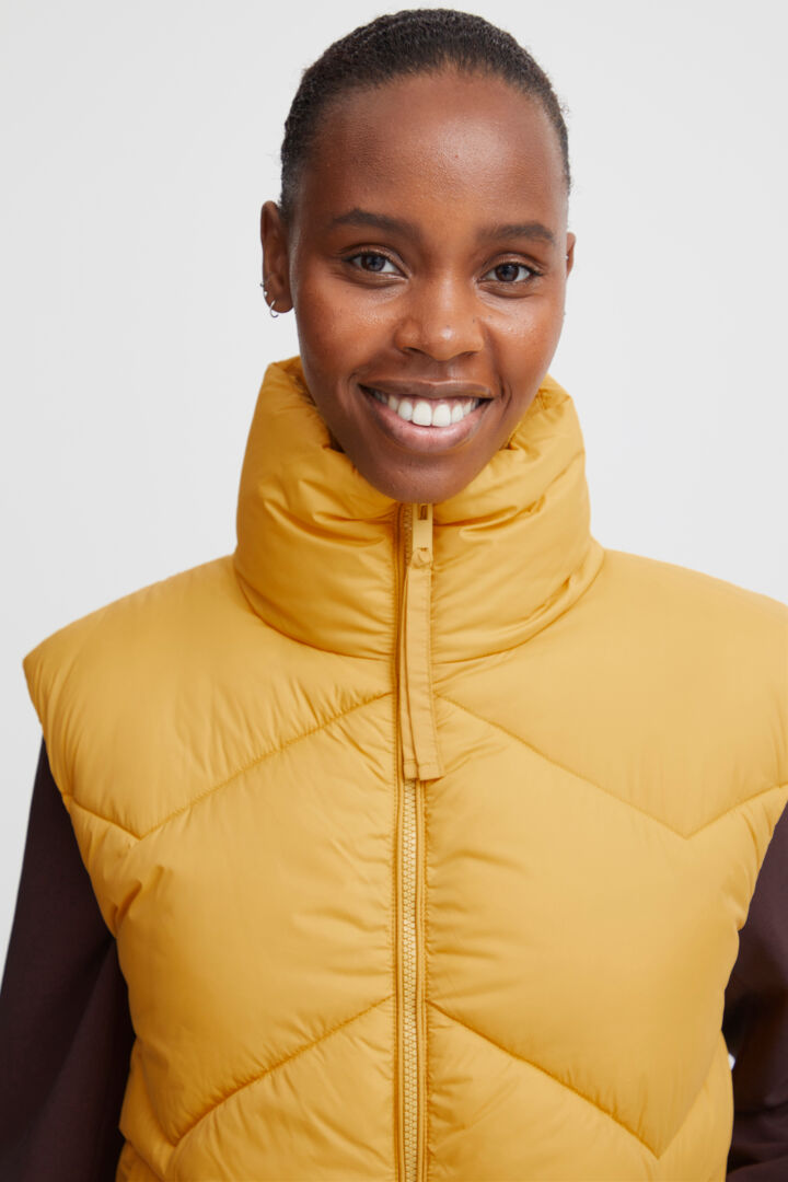 b.young Bomina Gilet Bright Gold