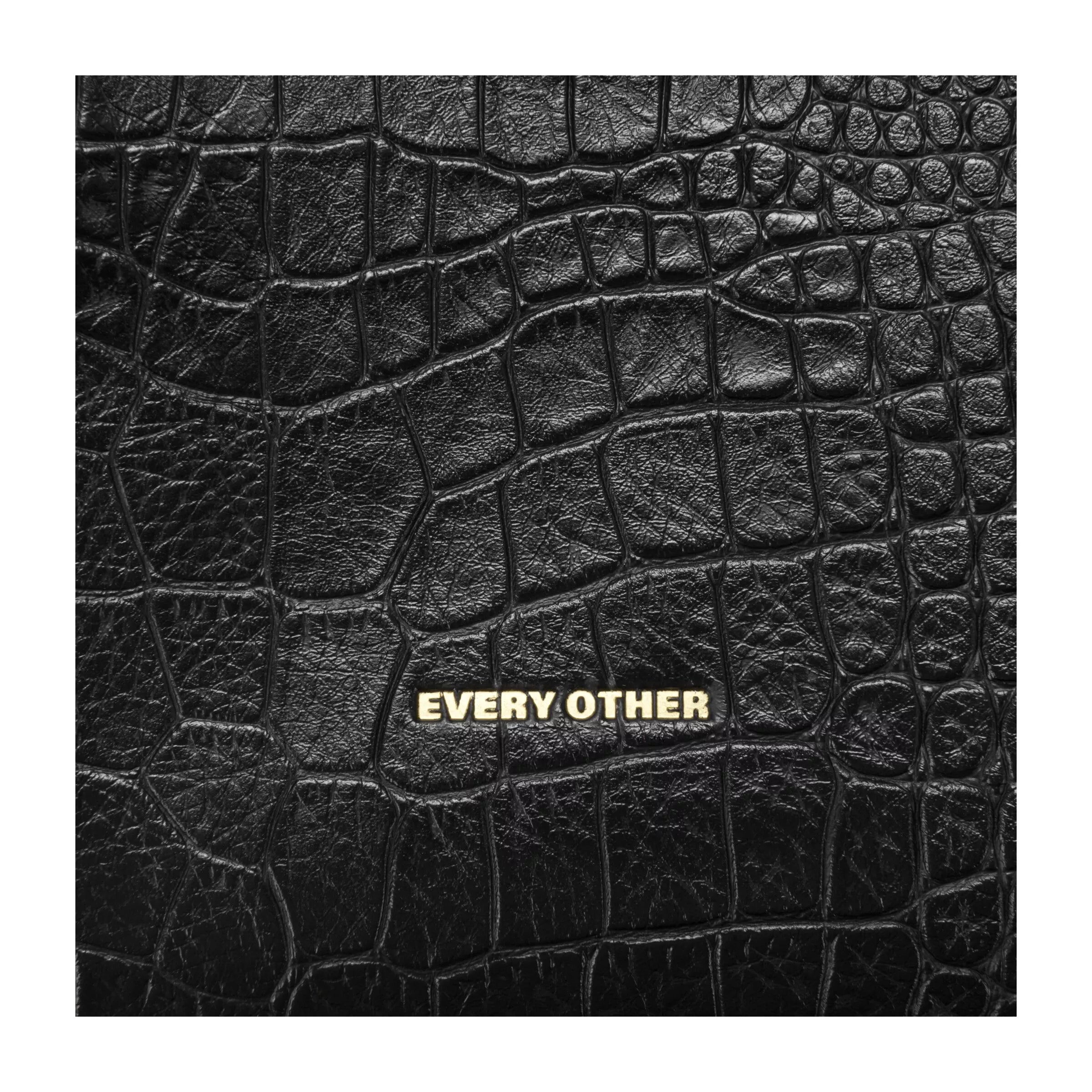 Every Other Curve Top Shoulder Bag Black