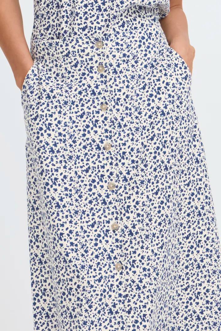 b.young Falakka Button Skirt Medieval Blue Flower