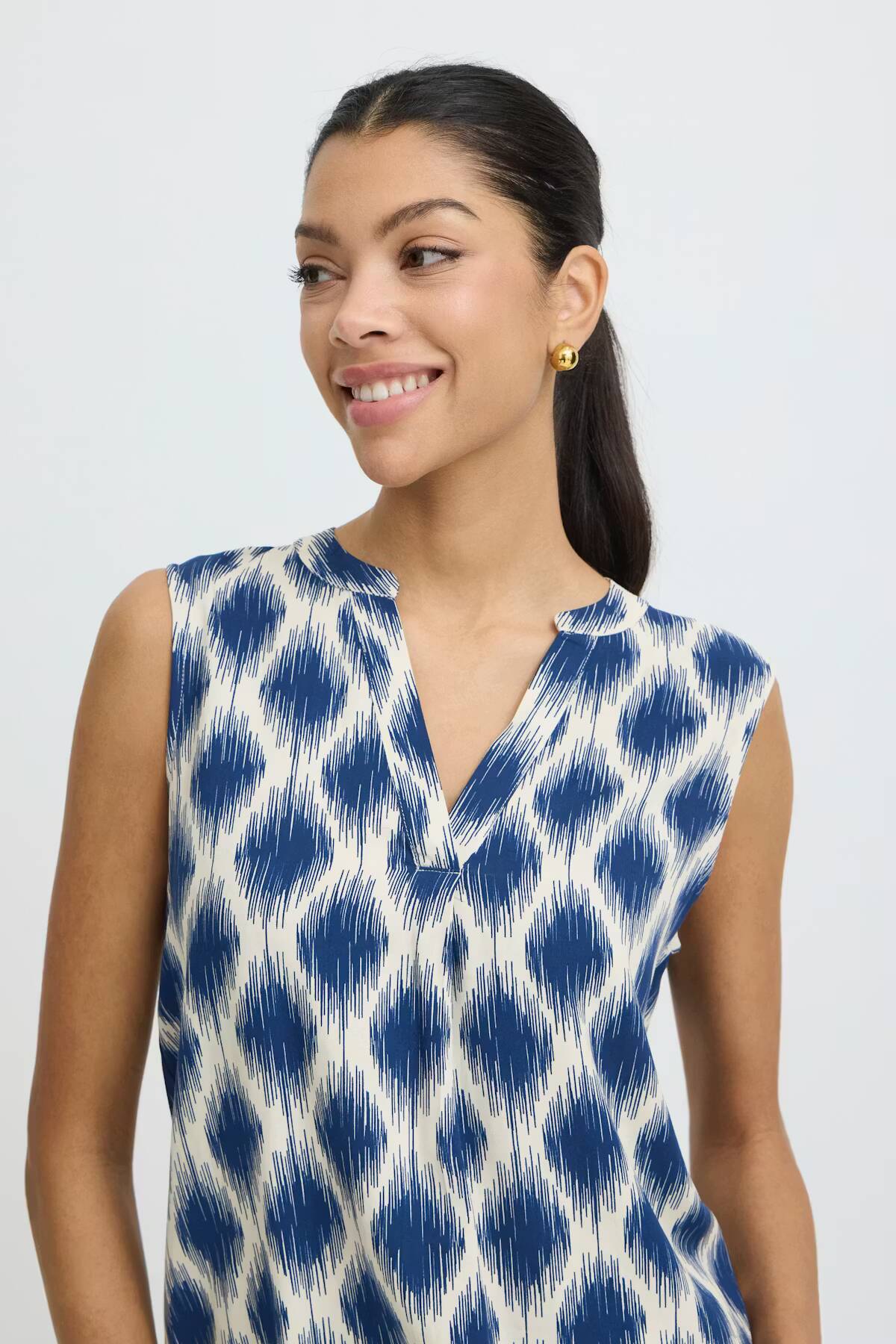 b.young Joella Sleeveless Blouse Ogee Ikat Med Blue