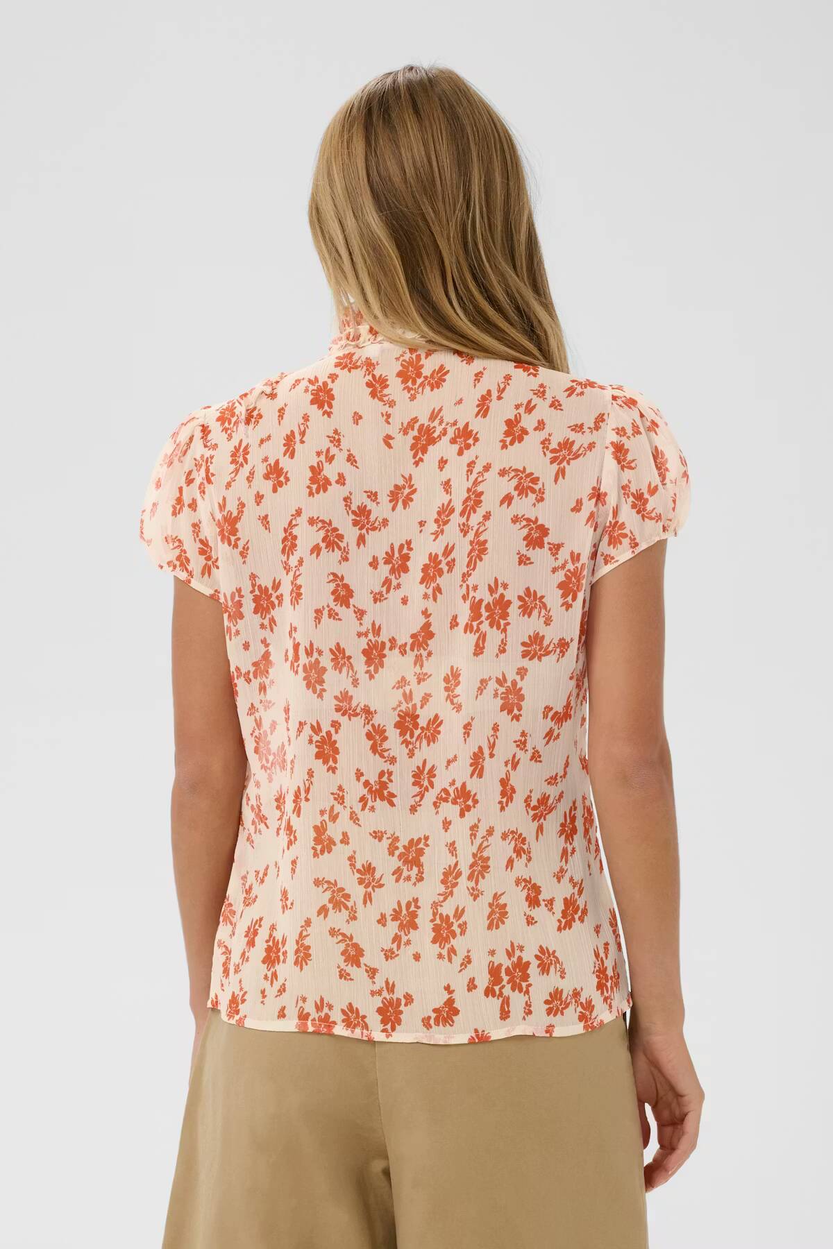 Saint Tropez Lilja Crinkle SS Shirt Seedpearl Valiant Daisy
