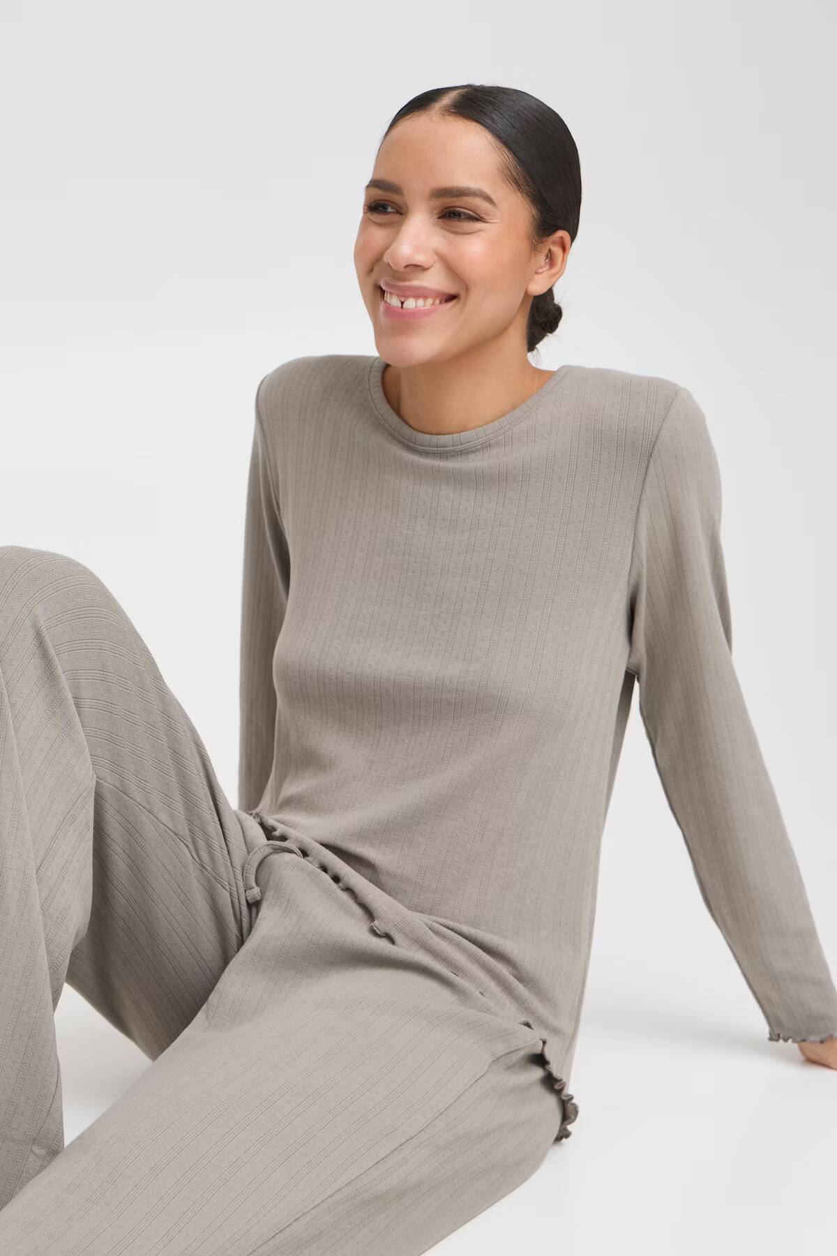 b.young PJ Set String