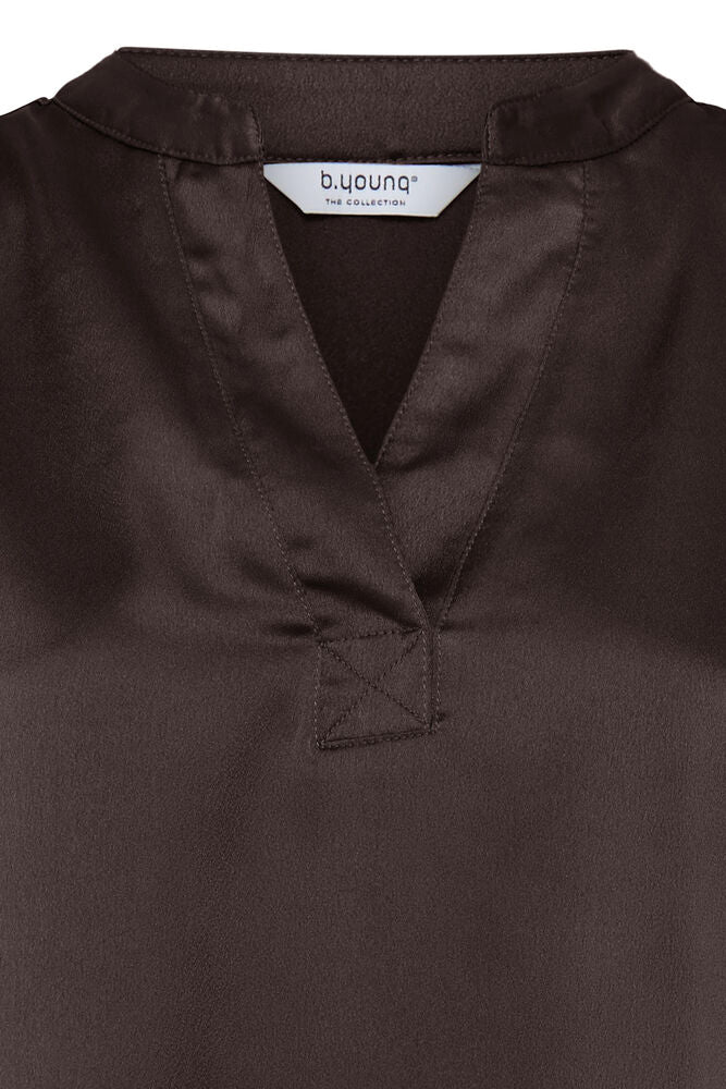 b.young Selita V Placket Neck  T-Shirt Java
