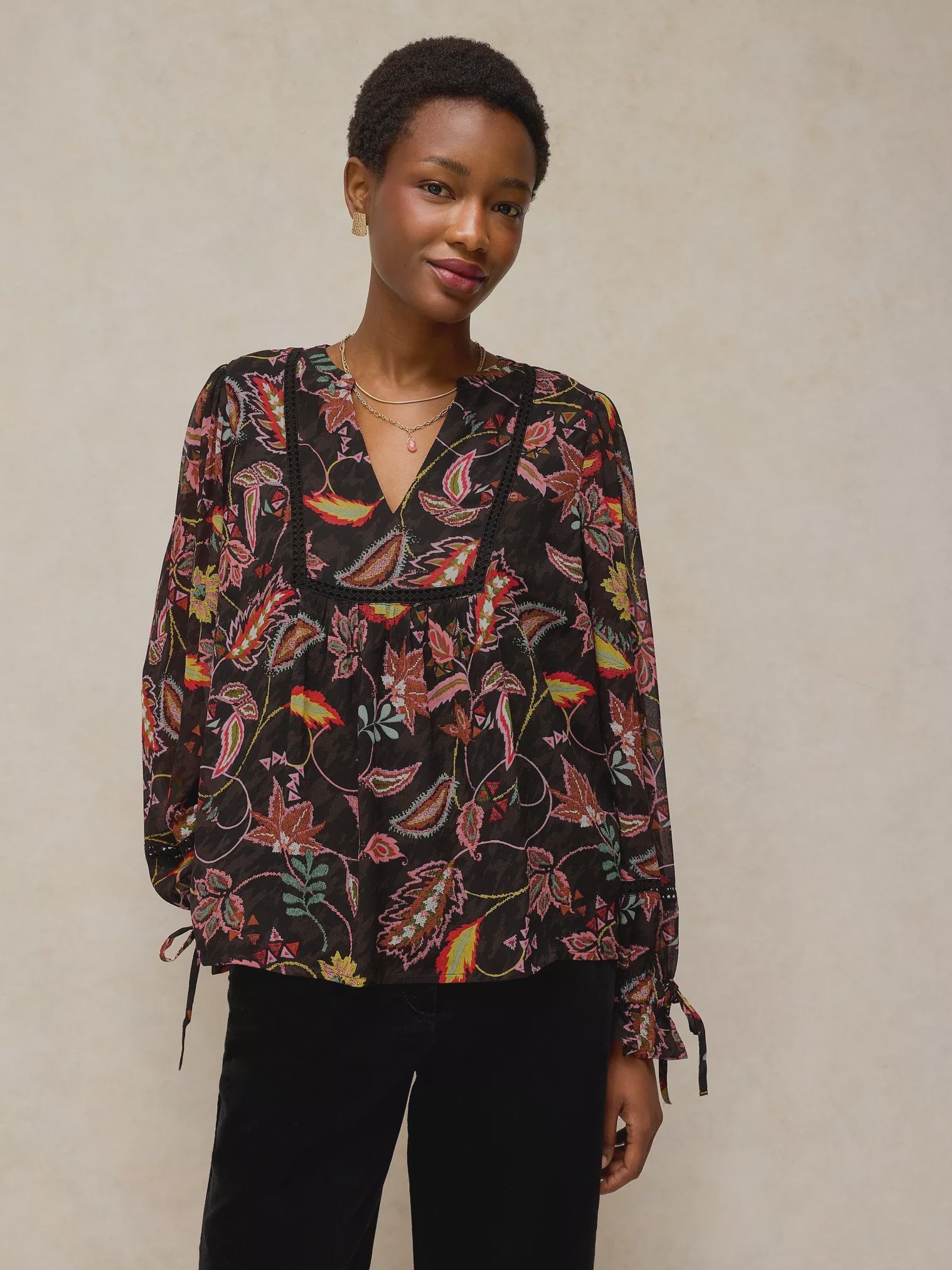 White Stuff Eleanor Poet Top Black Multi