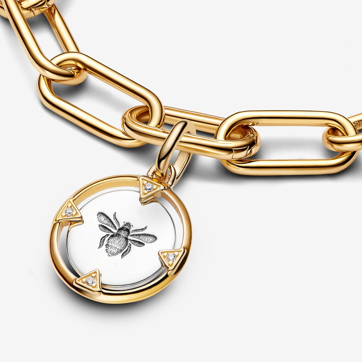 Pandora Me Bee Medallion Charm