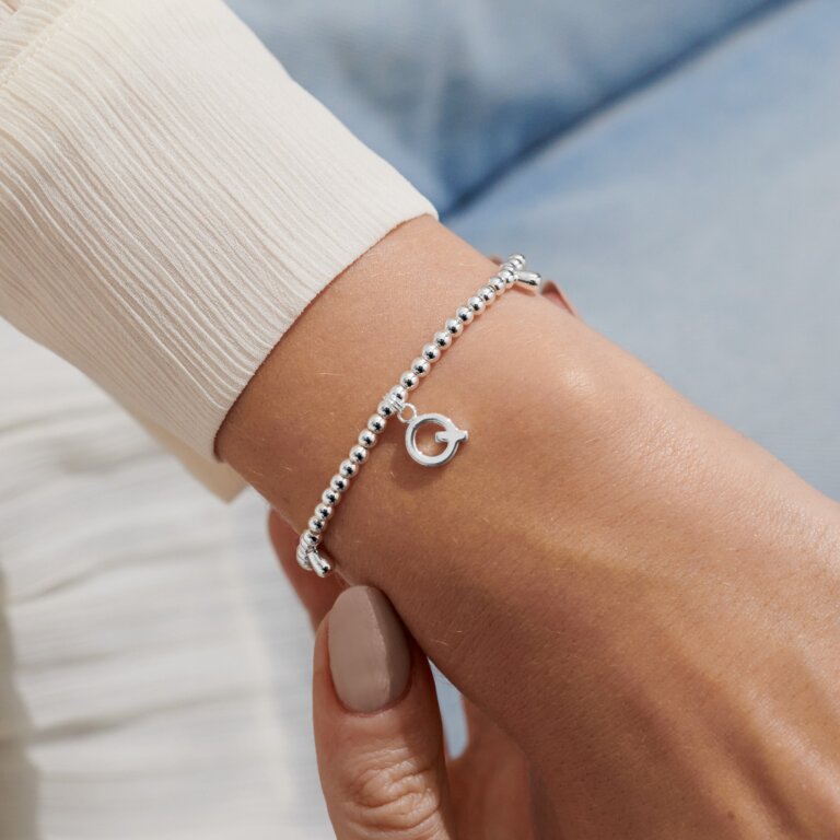 Joma A Little Letter Q Bracelet