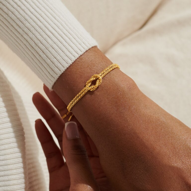 Joma Chain Knot Gold Bracelet