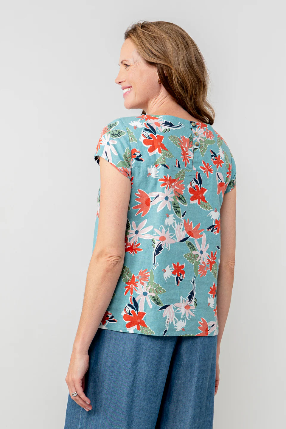 Lily & Me Sun And Shade Linen Blend Shell Top Ocean