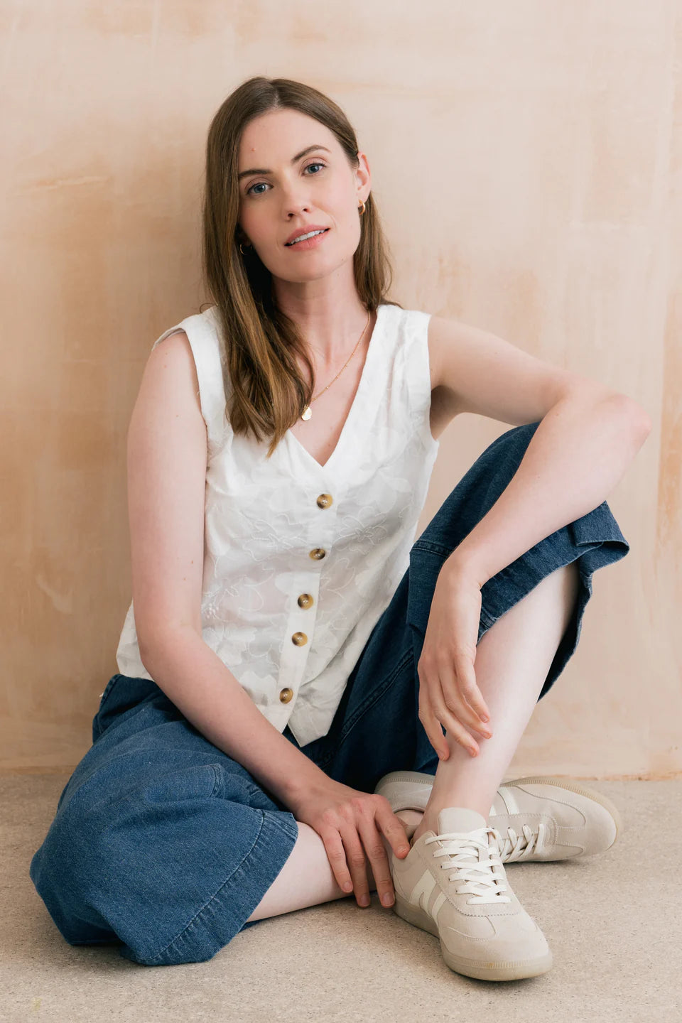 Lily & Me Allium Two Way Vest Big Bloom Jacquard White