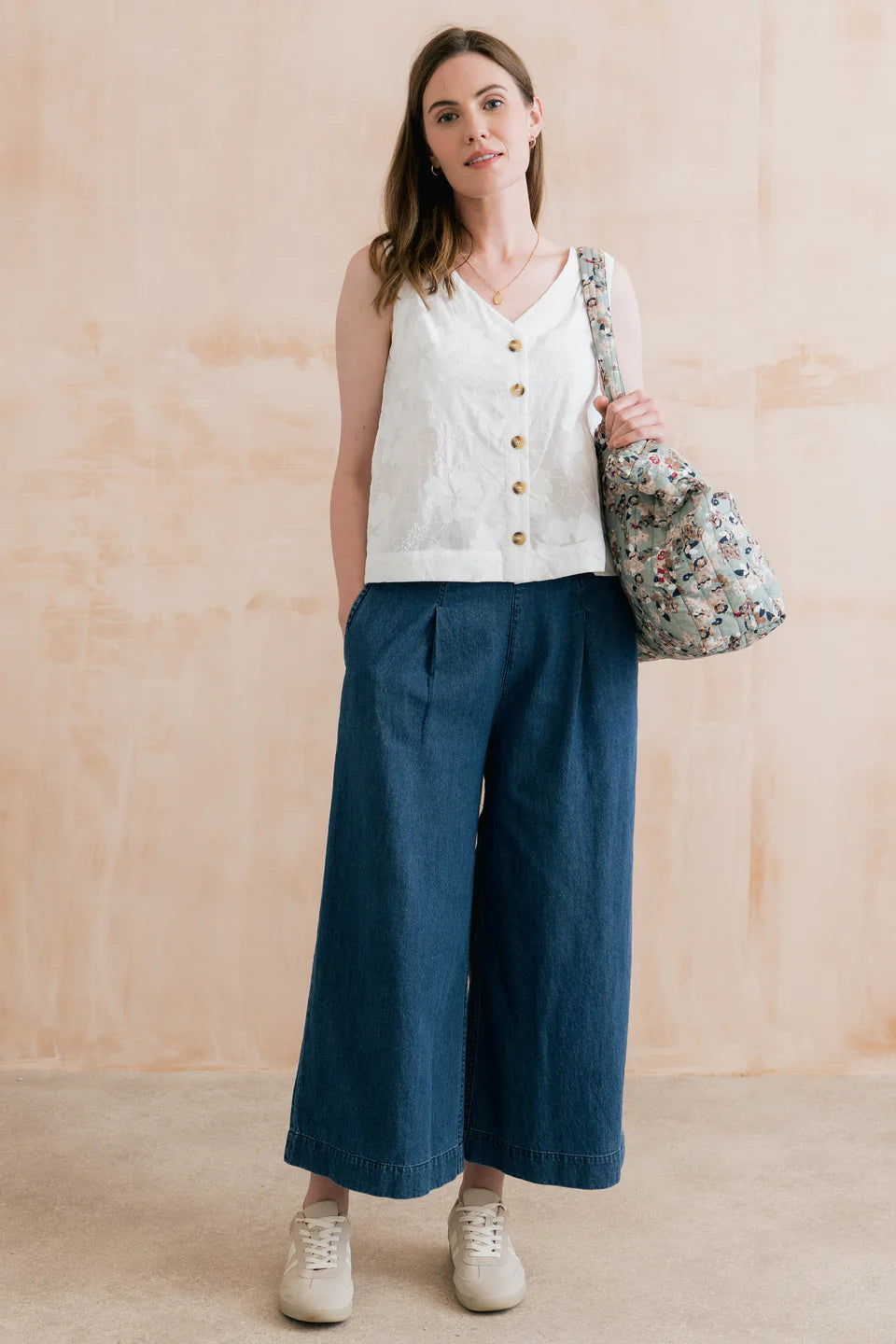 Lily & Me Allium Two Way Vest Big Bloom Jacquard White