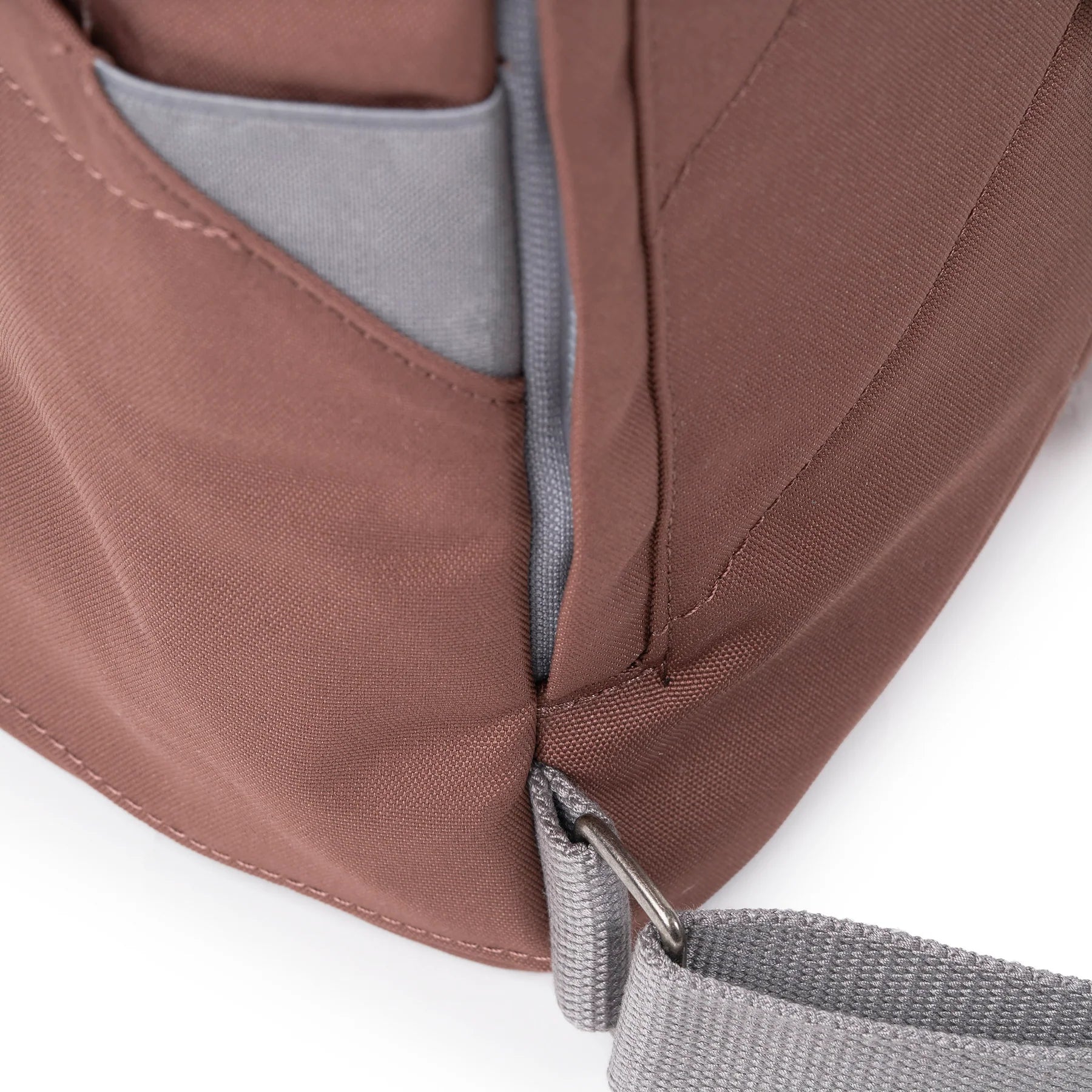 ROKA Finchley A Coco Recycled Canvas Medium