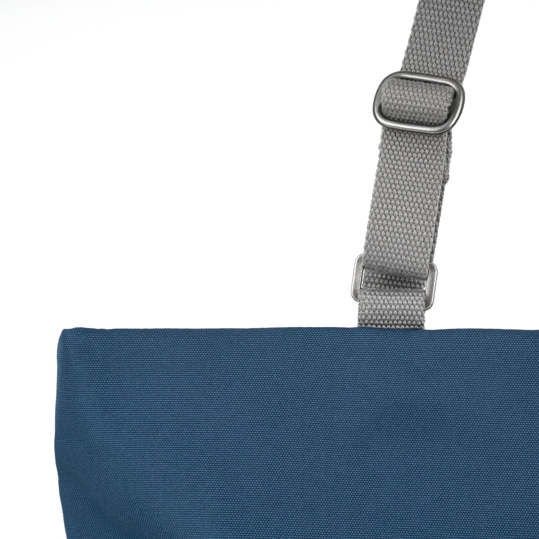 ROKA Trafalgar B Recycled Canvas Deep Blue