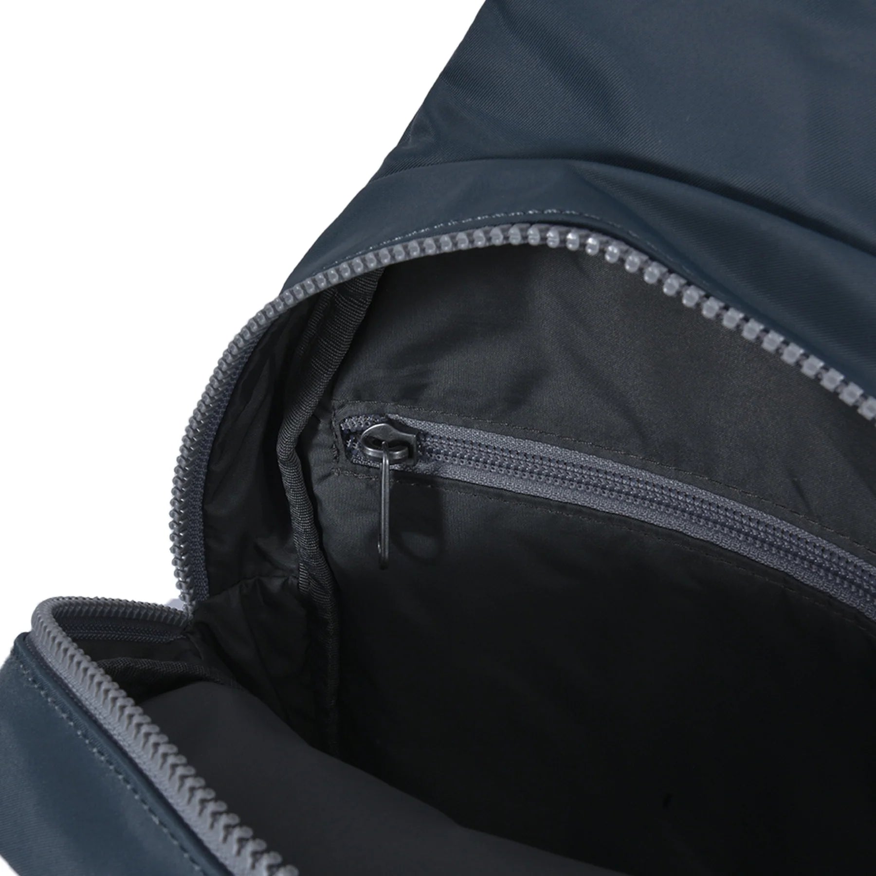 ROKA Willesden B Recycled Nylon Smoke