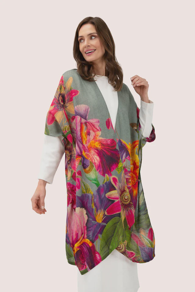 Powder Winter Iris in Ice Wool Wraparound