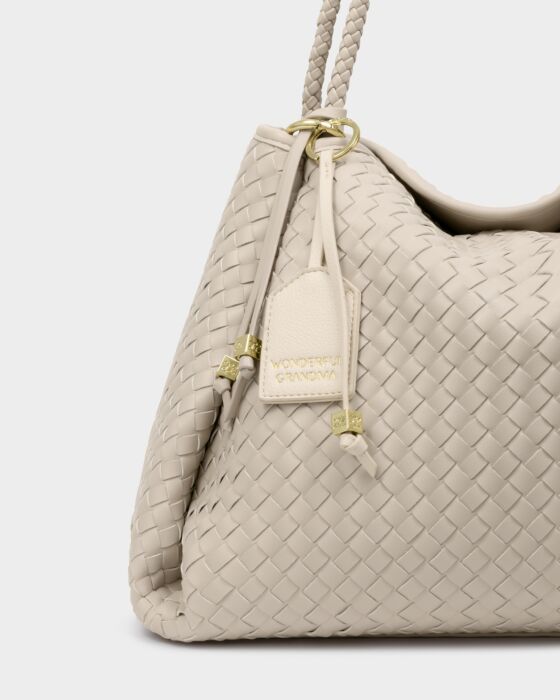 Katie Loxton Off White Wonderful Grandma Sentiment Keyring