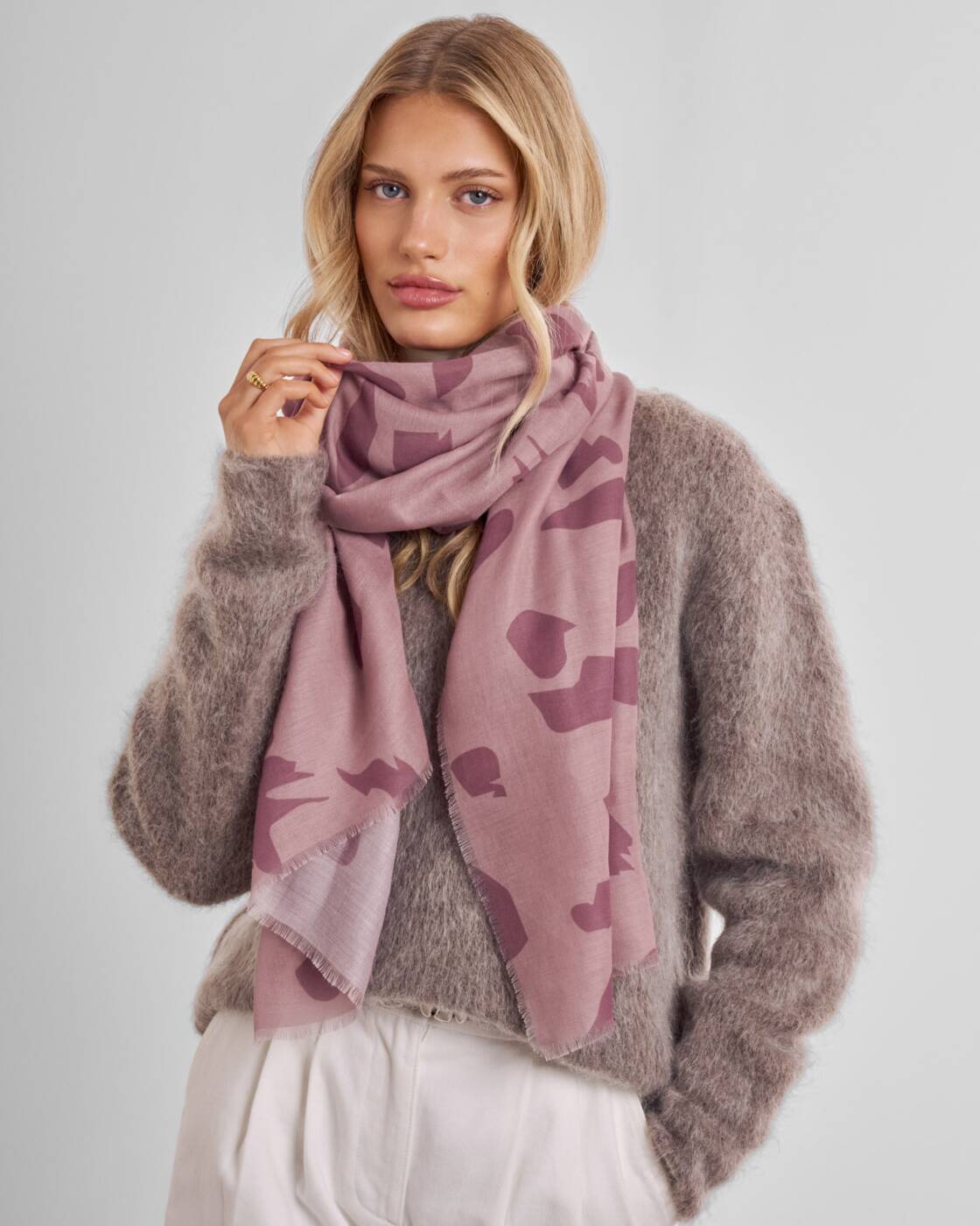Katie Loxton Light & Dusty Pink Large Leopard Printed Scarf