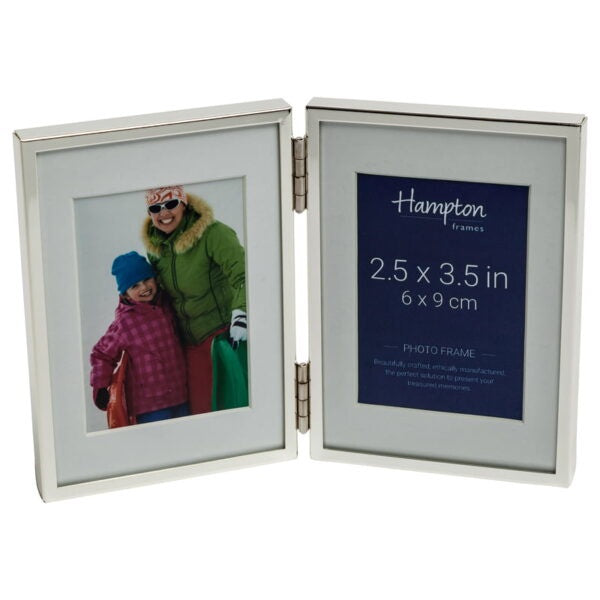 Mayfair Silver 2.5x3.5 Hinged by Hampton Frames