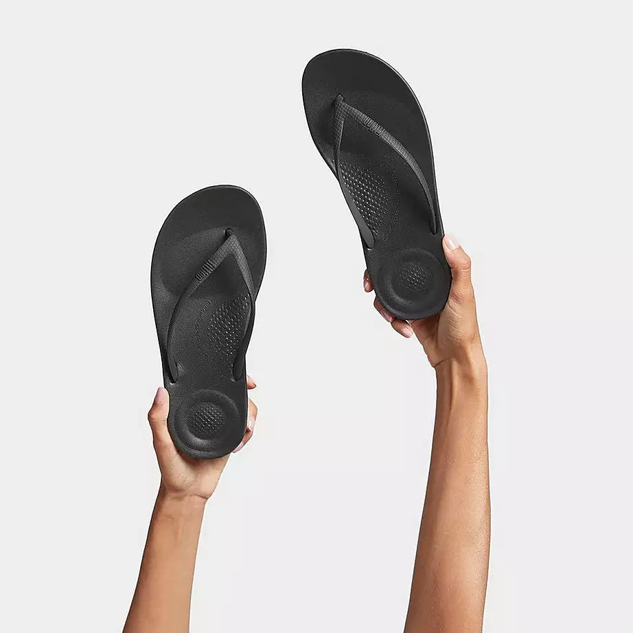 FitFlop iQushion Ergonomic Flip-Flops Black