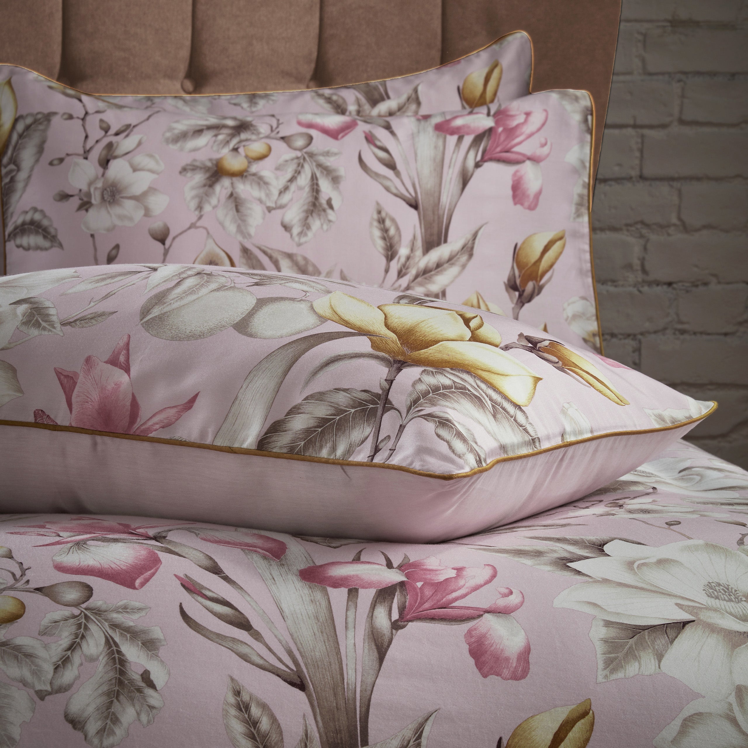 Lavish Floral Printed Piped Cotton Sateen Double  Duvet Cover Set Blush