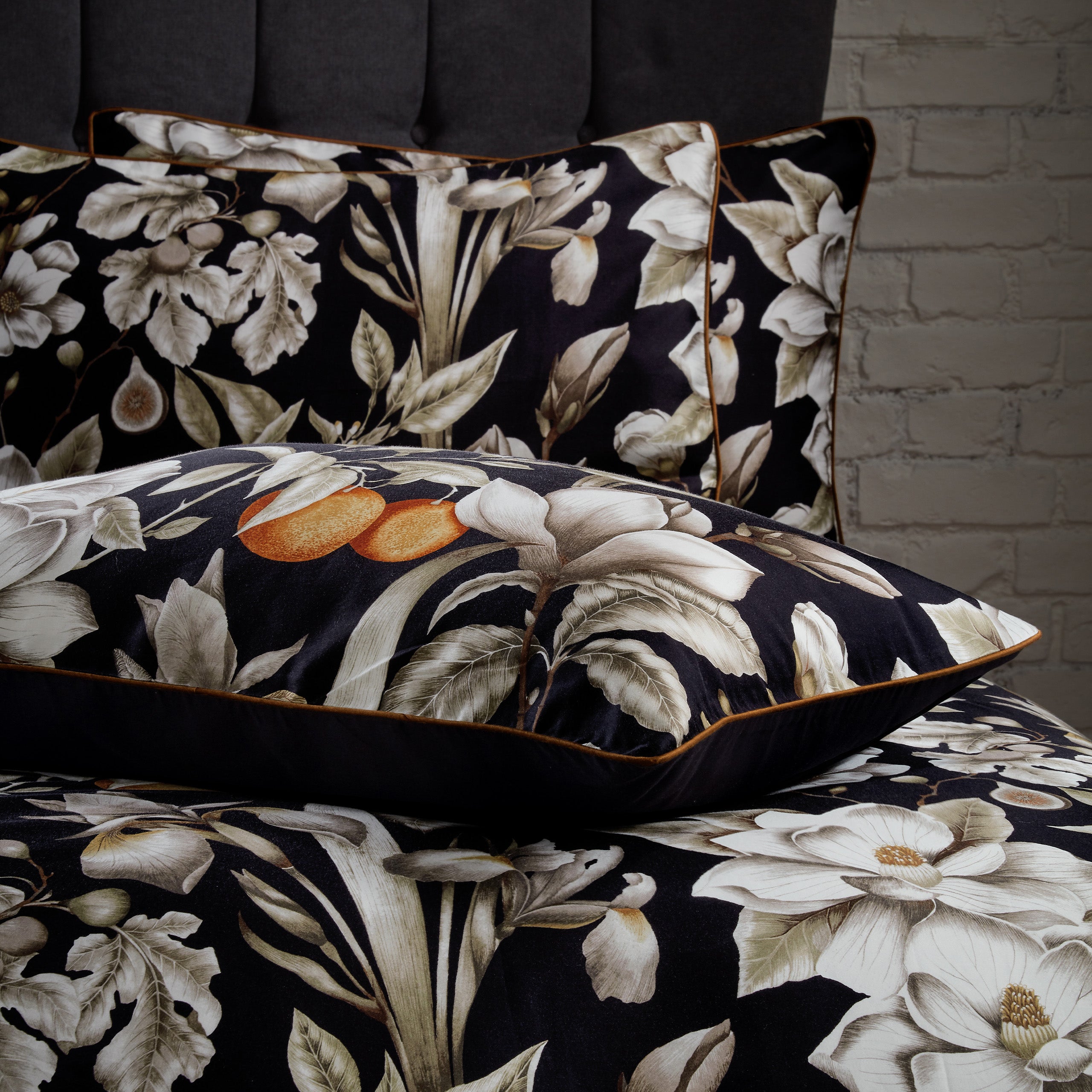 Lavish Floral Printed Piped Cotton Sateen King Duvet Cover Set