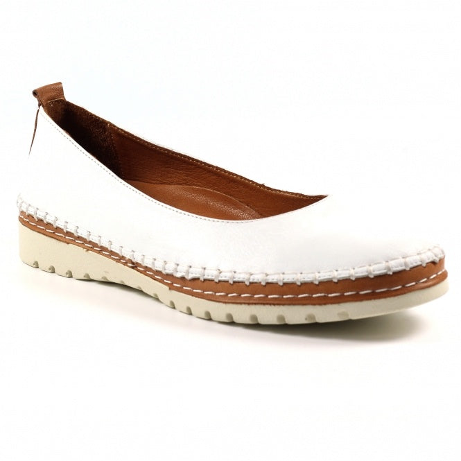 Lunar Dove White Leather Pump Shoe
